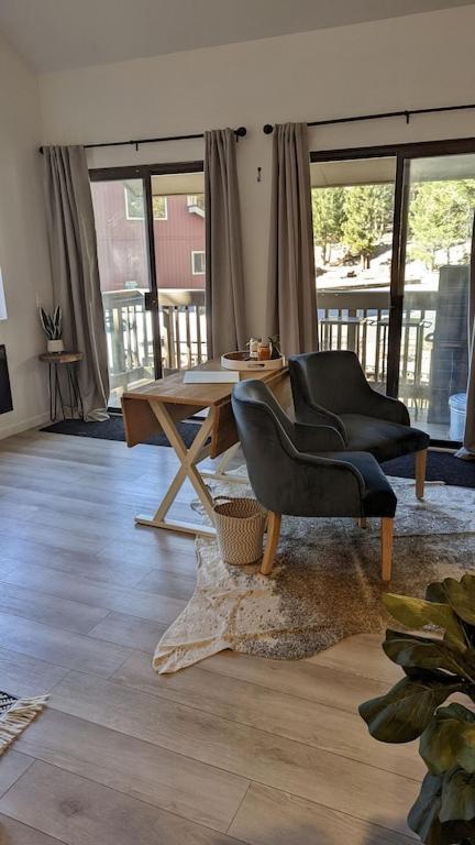 Cozy Condo Walking Distance To Village And Gondola W/ Pool/ Jacuzzi Sleeps 4. Mammoth Lakes Luaran gambar